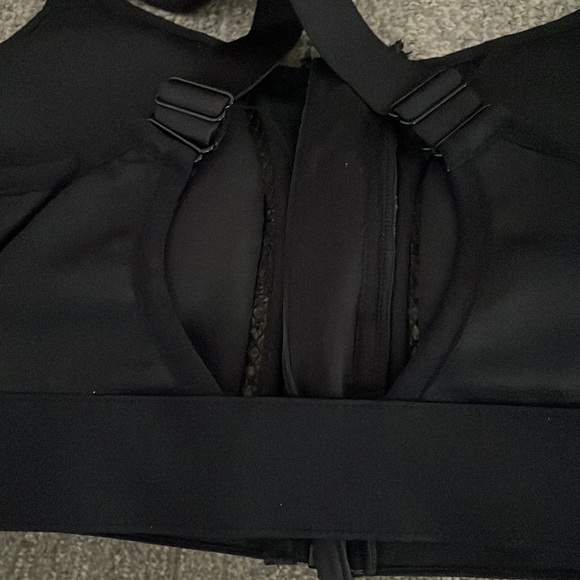 Fabletics sports bra size M - Picture 4 of 13
